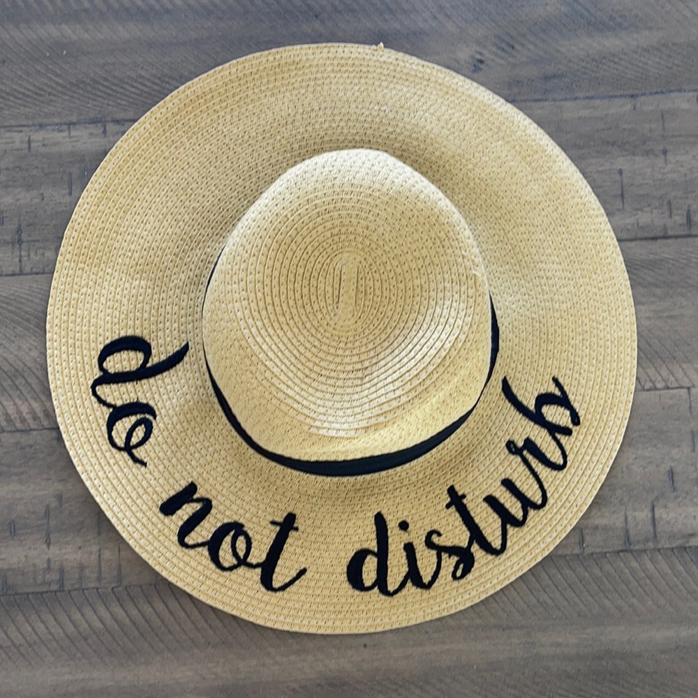 beach floppy hat